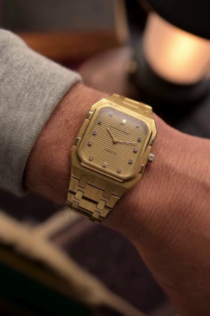 Audemars Piguet Royal Oak Reference 6005BA – 18K Yellow Gold Rectangular Quartz Watch