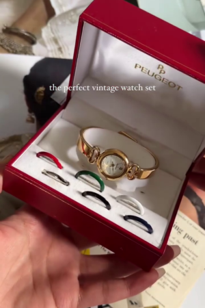 Gold Oval Quartz Watches for Women