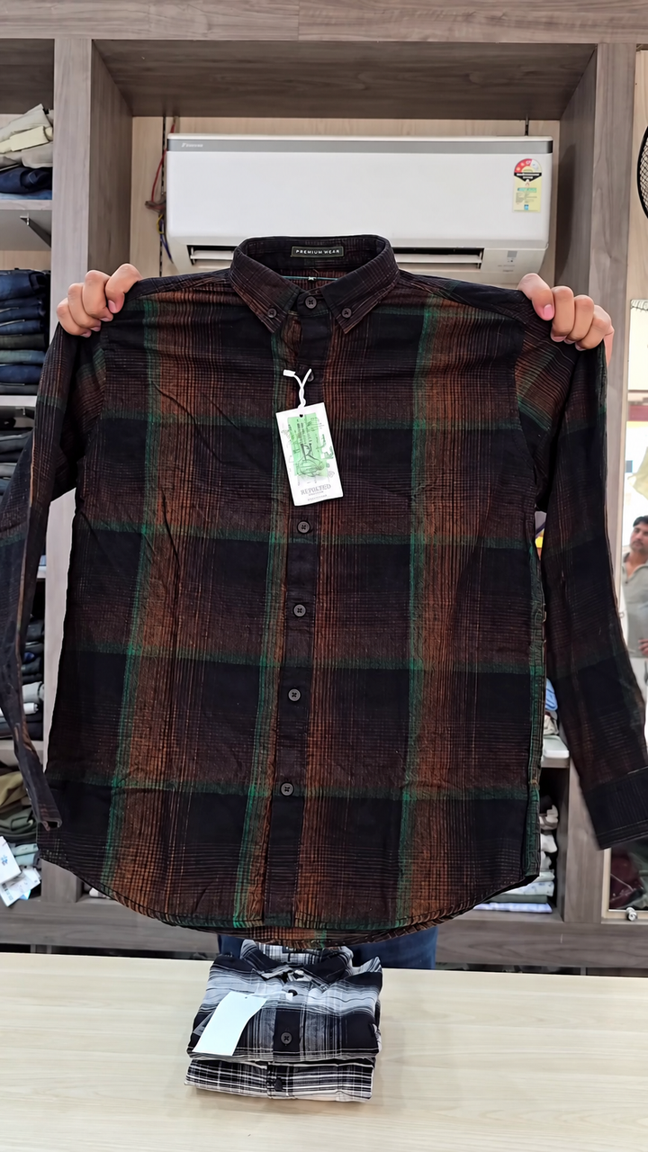 Stylish Casual Men’s Classic Checked Shirt - Image 3